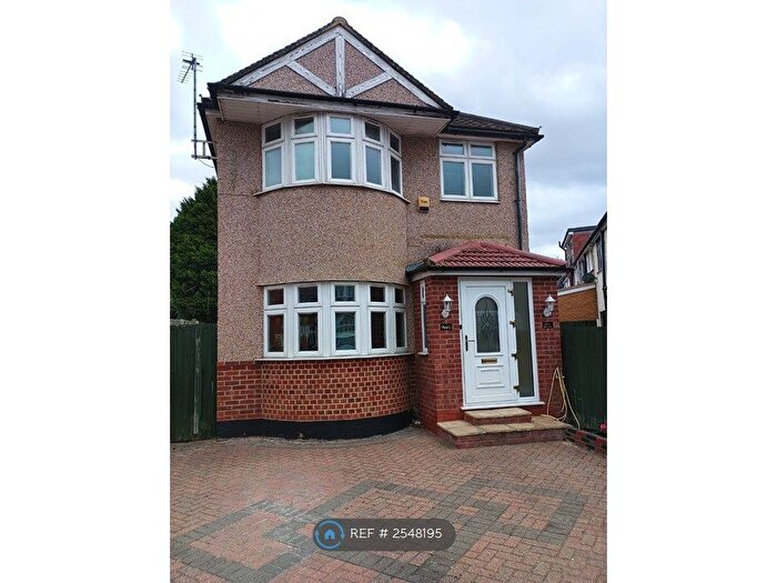 3 Bedroom Detached House To Rent In Elmer Gardens, Isleworth, TW7