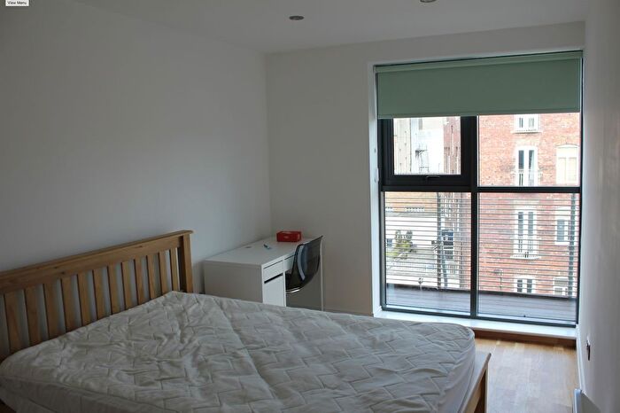 3 Bedroom Flat To Rent In Fm Falconars House, Newcastle Upon Tyne, NE1