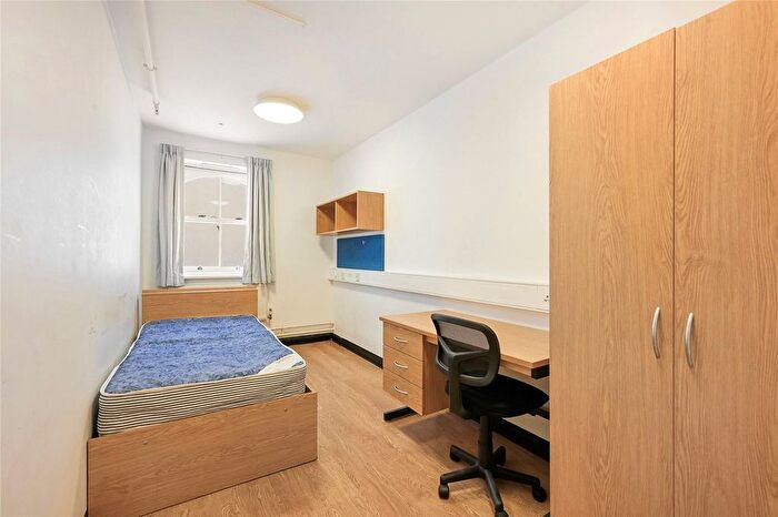 1 Bedroom Flat To Rent In Northumberland House, A Northumberland Avenue, Westminster, London, WC2N