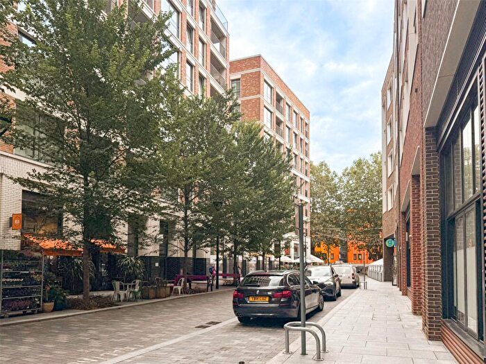 1 Bedroom Apartment For Sale In Sayer Street, Walworth, SE17