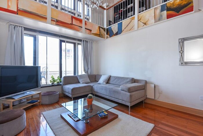 3 Bedroom Flat To Rent In Odessa Street, Surrey Quays, London, SE16