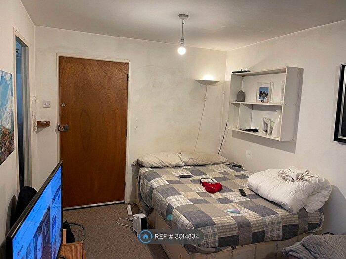 Studio To Rent In Spencer Mews, London, W6
