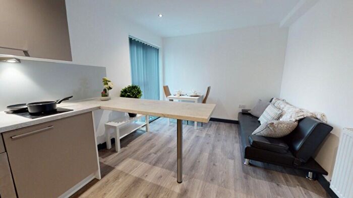 Flat To Rent In Dumfries Street, Luton, Bedfordshire, LU1