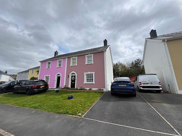 3 Bedroom Semi-Detached House For Sale In Stad Craig Ddu, Llanon, SY23