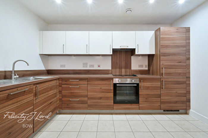 2 Bedroom Apartment For Sale In Truman Walk, London, E3