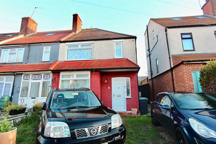 4 Bedroom Property To Rent In Coombe Road, N22
