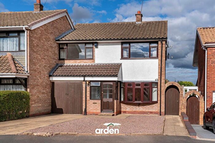 3 Bedroom End Of Terrace House For Sale In Hinton Avenue, Alvechurch, B48