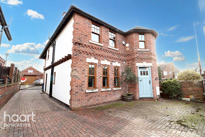 5 Bedroom Detached House For Sale In Top Road, Barnby Dunn, Doncaster, DN3