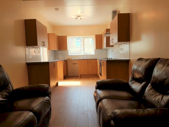 5 Bedroom Terraced House To Rent In Francis Avenue, Southsea, Portsmouth, PO4