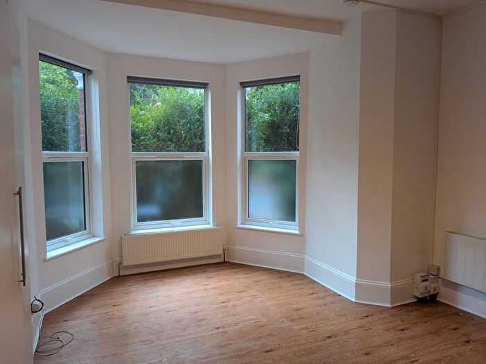 1 Bedroom Studio To Rent In , Muswell Hill Road, Muswell Hill, N10