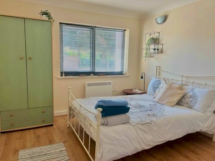 1 Bedroom Flat To Rent In New Road, Porthcawl, CF36