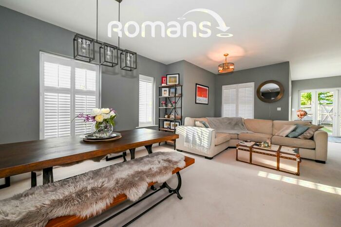 4 Bedroom Town House To Rent In Meadowsweet Lane, Woodhurst Park, RG42