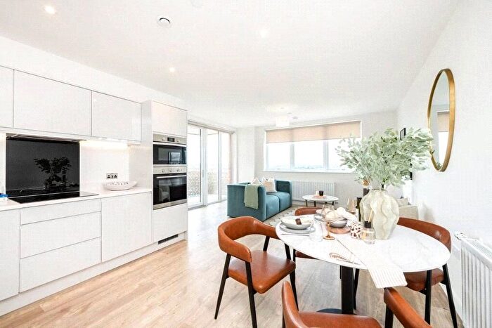 2 Bedroom Flat To Rent In Elmsleigh Road, Staines-Upon-Thames, Surrey, TW18