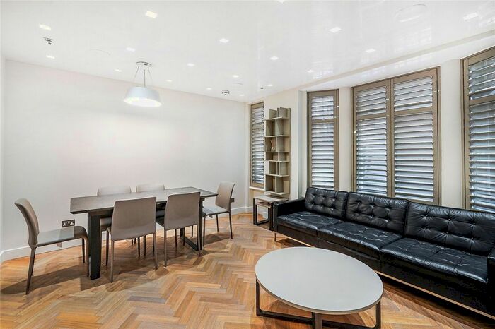 3 Bedroom Flat To Rent In Cavendish Buildings, Gilbert Street, London, W1K