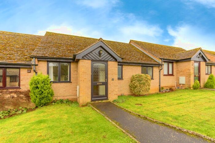 2 Bedroom Property For Sale In Tixover Grange, Tixover, Stamford, PE9