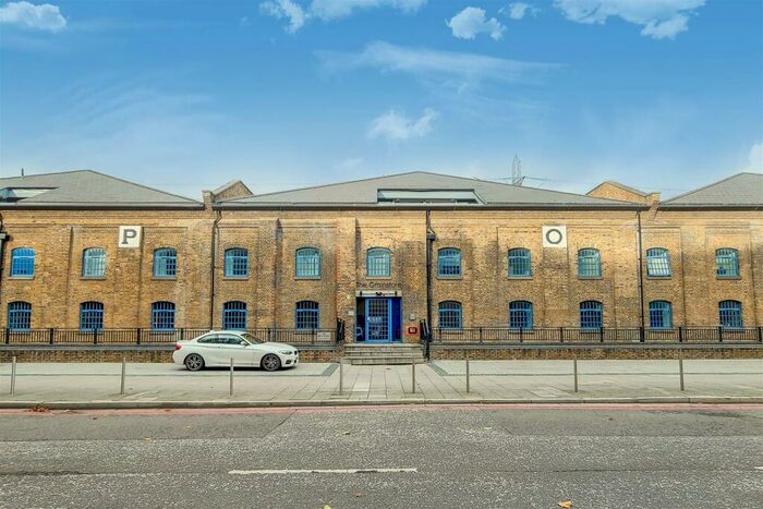 2 Bedroom Apartment To Rent In The Grainstore, Royal Victoria Dock, E16