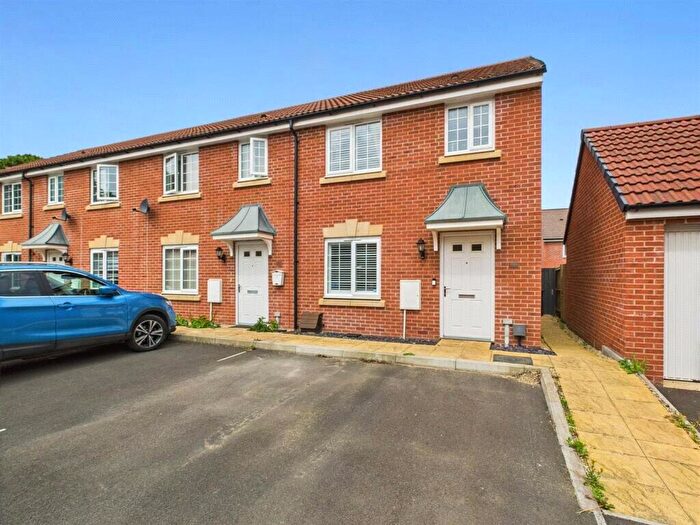 3 Bedroom Terraced House To Rent In Fersfield Gardens Kingsway, Quedgeley, Gloucester, GL2