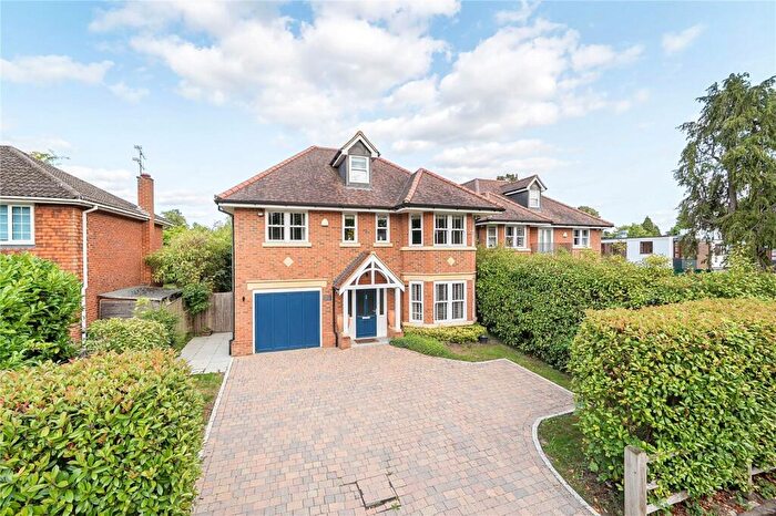 5 Bedroom Detached House For Sale In Coley Avenue, Woking, Surrey, GU22