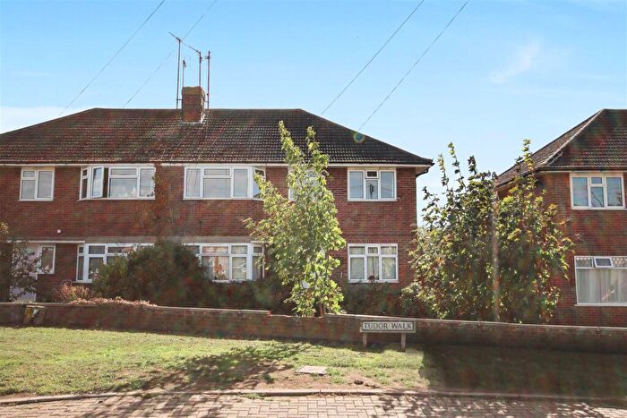 2 Bedroom Property For Sale In , Gloucester Crescent, Rushden, NN10