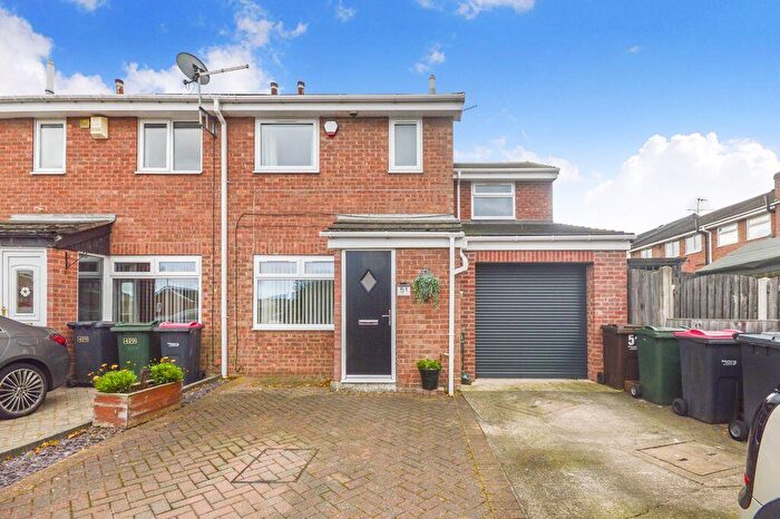 3 Bedroom Semi-Detached House For Sale In Nidderdale Place, Sunnyside, S66