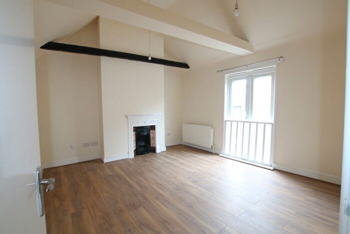 1 Bedroom Flat To Rent In Park Street, Colnbrook, Slough, SL3