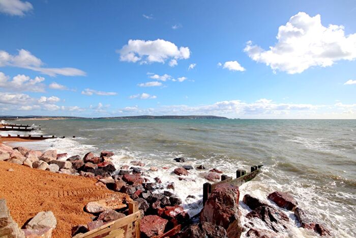 1 Bedroom Flat For Sale In Hurst Road, Milford On Sea, SO41