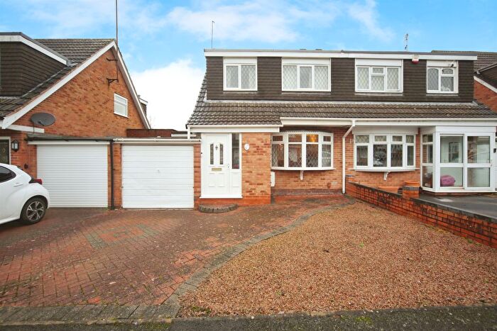 3 Bedroom Semi Detached House For Sale In Newent Close, Redditch, B98
