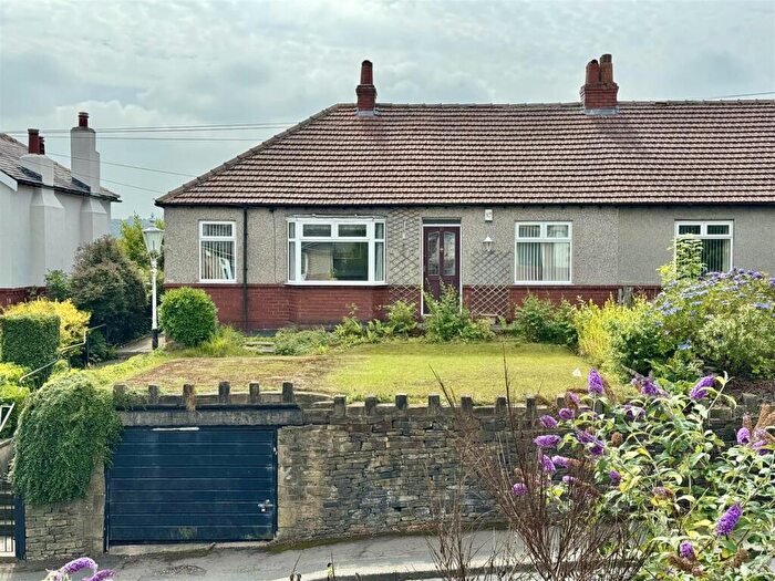 3 Bedroom Semi-Detached House For Sale In Kaye Lane, Almondbury, Huddersfield, HD5