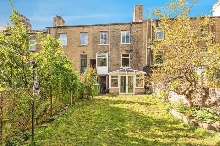 3 Bedroom House For Sale In Norman Road, Huddersfield, HD2