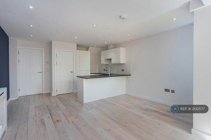 1 Bedroom Flat To Rent In North Street, Horsham, RH13