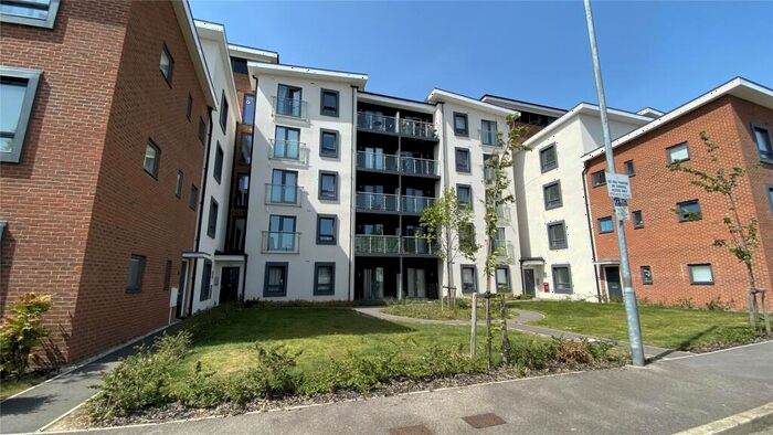 2 Bedroom Apartment To Rent In Webster Close, Bracknell, Berkshire, RG12