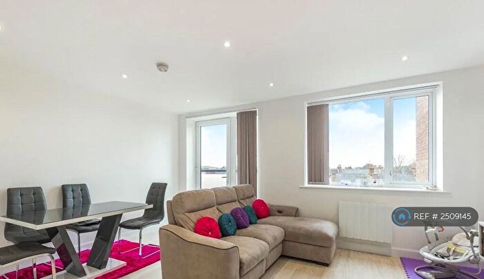 2 Bedroom Flat To Rent In Albers Court, Harrow, HA3