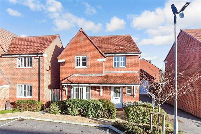 3 Bedroom Detached House For Sale In Sanders Gate, Storrington, West Sussex, RH20