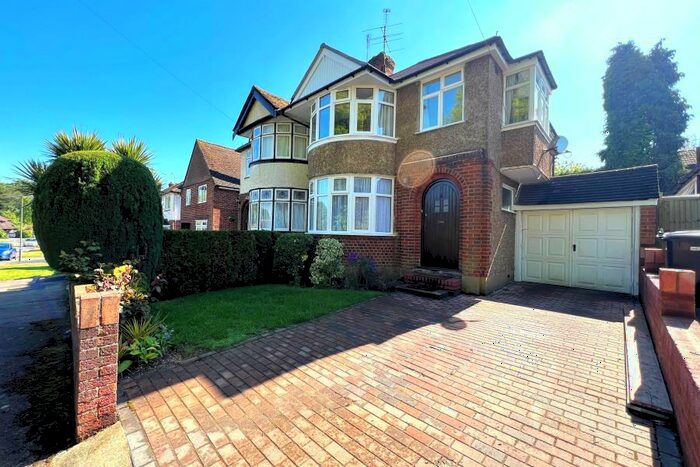 3 Bedroom Semi-Detached House To Rent In Woking, GU22