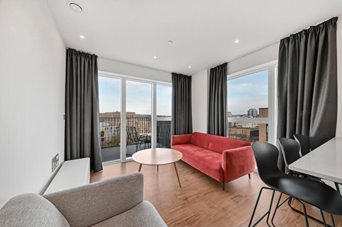 3 Bedroom Flat To Rent In Sanday Drive, Colindale, NW9