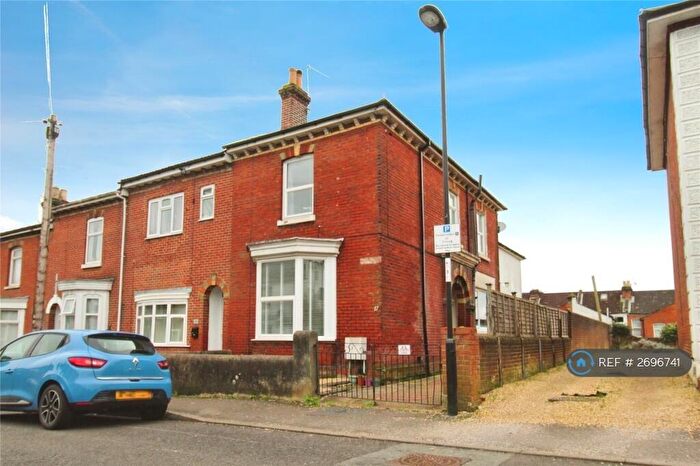 3 Bedroom Semi-Detached House To Rent In Forster Road, Southampton, SO14