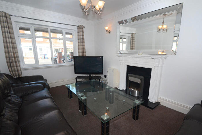 1 Bedroom Terraced House To Rent In HouseShare Kingswood Road, Fallowfield, Manchester, M14
