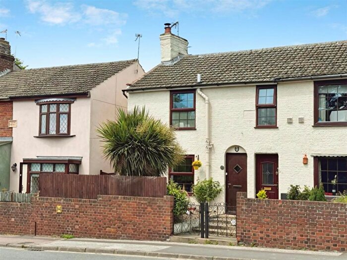 3 Bedroom Semi-Detached House For Sale In Bridge Road, Oulton Broad, Lowestoft, Suffolk, NR32