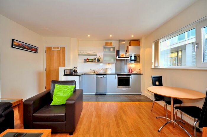 1 Bedroom Apartment To Rent In Axis Court, Tempus Wharf, Shad Thames, SE16