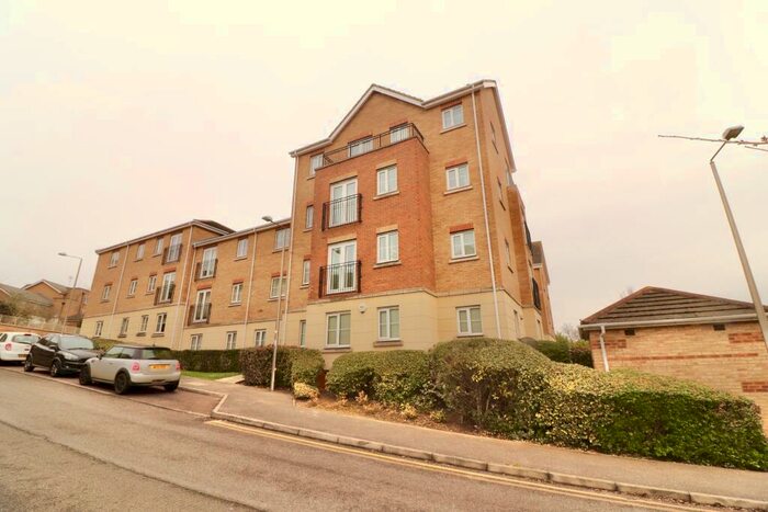 2 Bedroom Apartment To Rent In Coniston Avenue, Purfleet, RM19