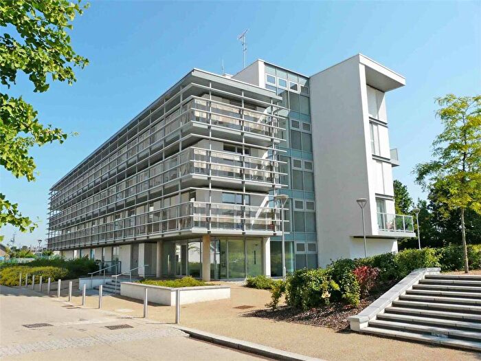 2 Bedroom Flat To Rent In Kinnear Apartments, New River Village, Hornsey, N8