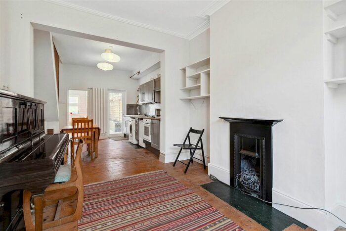 2 Bedroom Maisonette To Rent In Strathleven Road, London, SW2