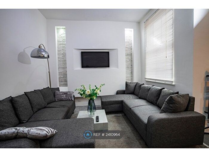 4 Bedroom Terraced House To Rent In Roscoe Street, Middlesbrough, TS1