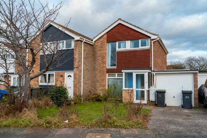 3 Bedroom Semi-Detached House To Rent In Sidlesham Close, Hayling Island, PO11