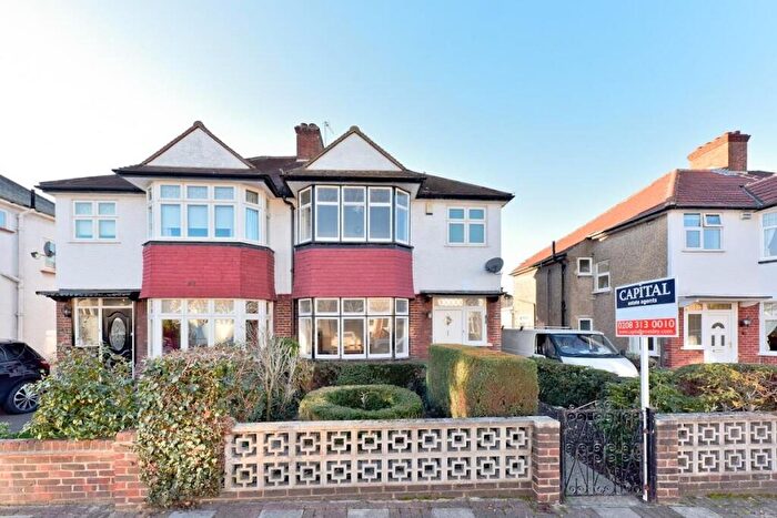 3 Bedroom Semi Detached House To Rent In Glenview Road, BR1