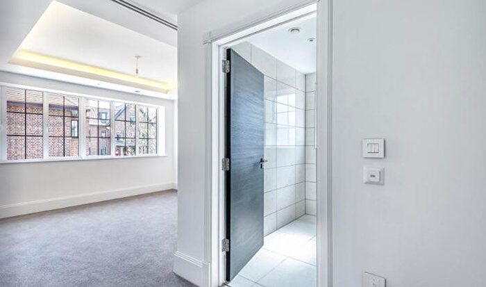 5 Bedroom House To Rent In Chandos Way, Hampstead, NW11