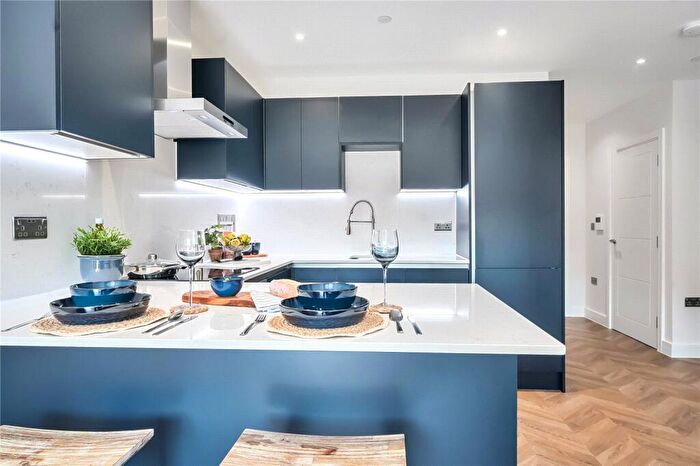 1 Bedroom Flat To Rent In Firgrove Road, Farnborough, Hampshire, GU14