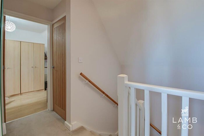 2 Bedroom Chalet For Sale In Rose Gardens, Harwich, CO12