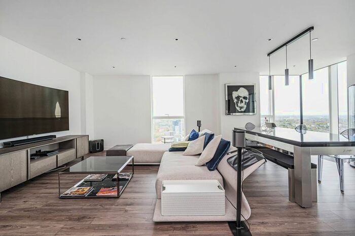 3 Bedroom Flat To Rent In Devan Grove, Stoke Newington, London N4