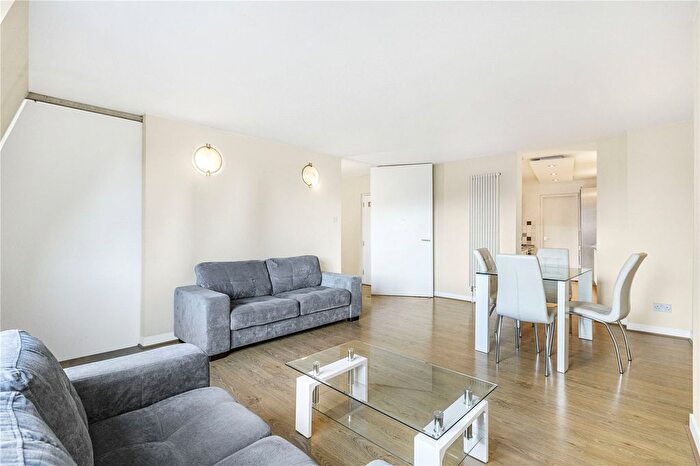 2 Bedroom Flat To Rent In Goswell Road, London, EC1V